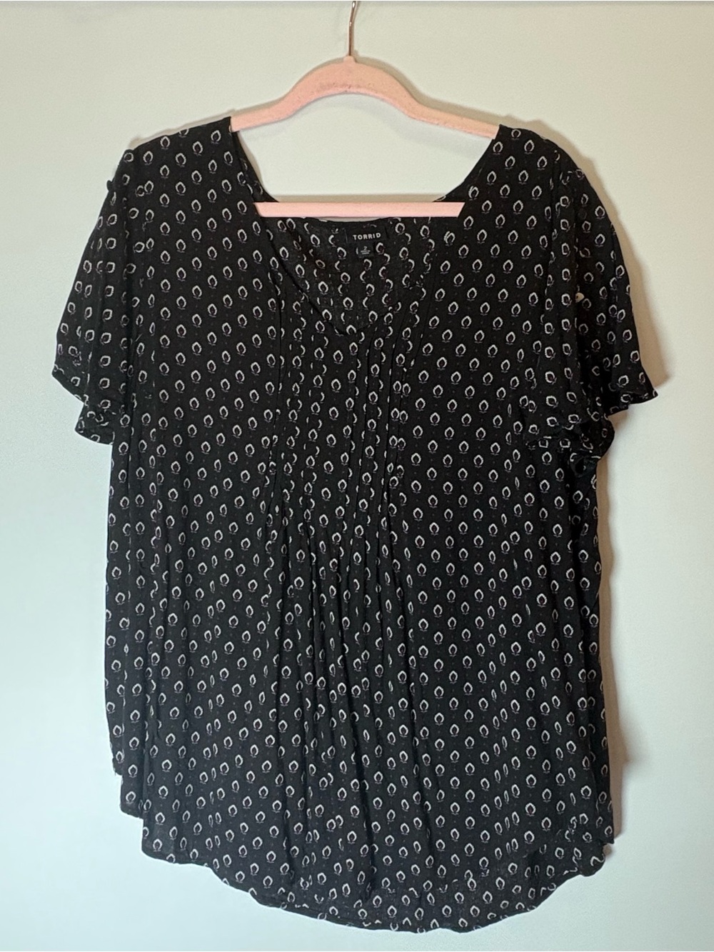 torrid Black Top with White Horseshoe Print
